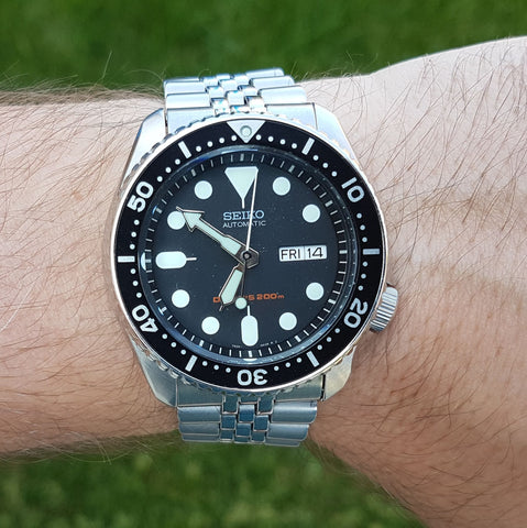 The Seiko SKX007, Versatile Entry Level Diver – Watch Off The Cuff