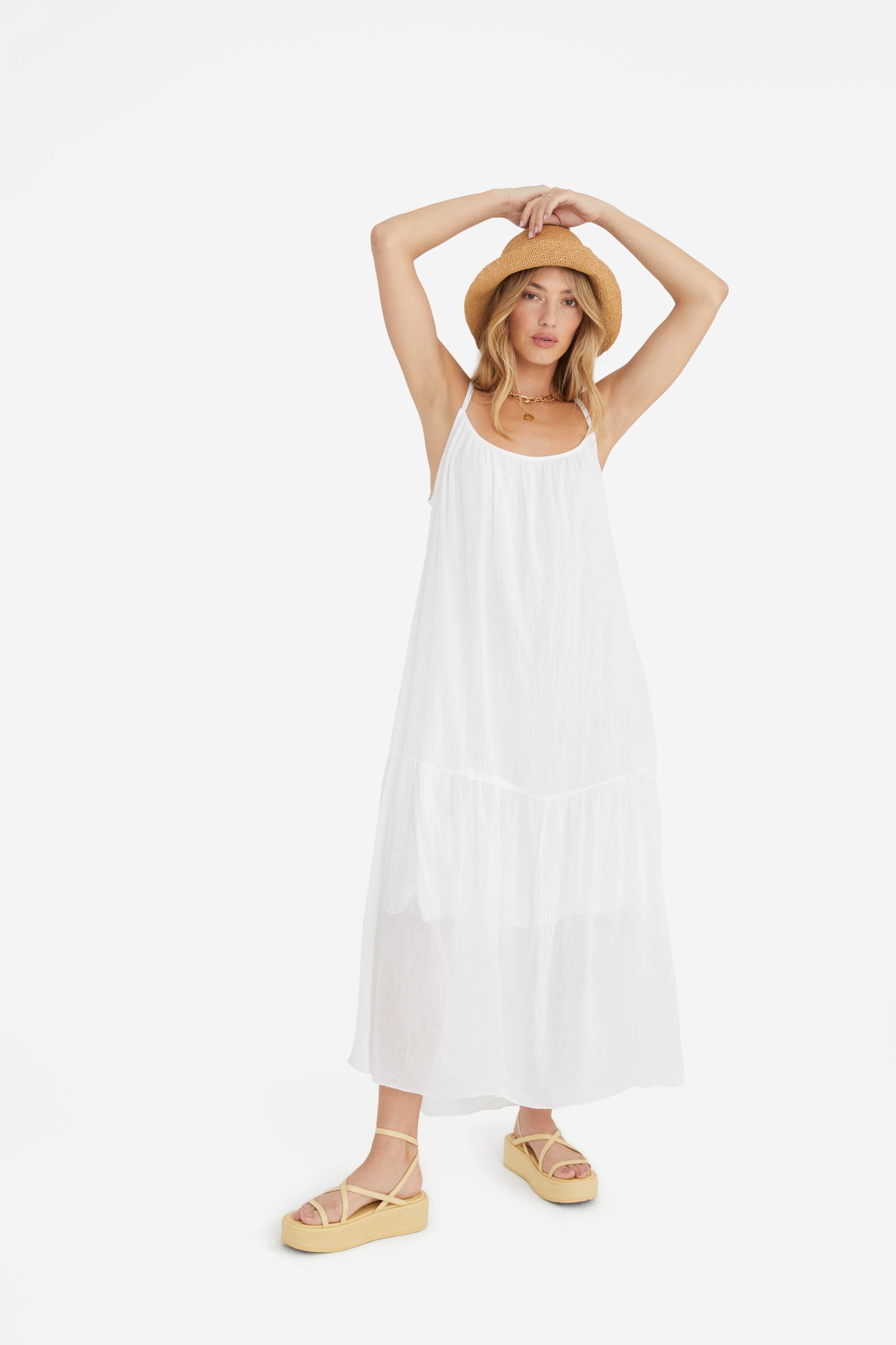 The Katy Linen Dress in White - Marché