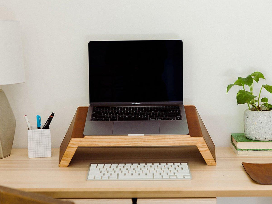 invoer Aggregaat vergaan Handmade Laptop Stand of Wood and Leather - Tan | olpr.