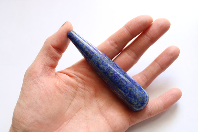 Bâton de massage en lapis lazuli