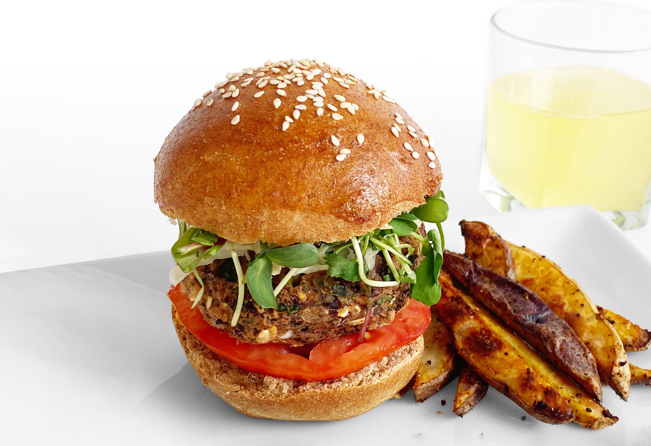 Make your own health plant-based burger and fries at home!