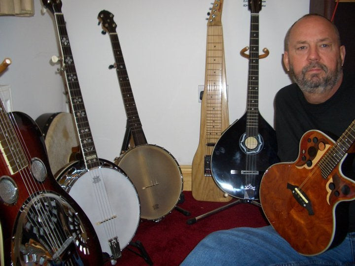 dave lee with his instruments 1