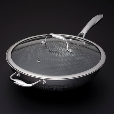 Oprah and Gordon Ramsay adore this hybrid cookware that's over 30