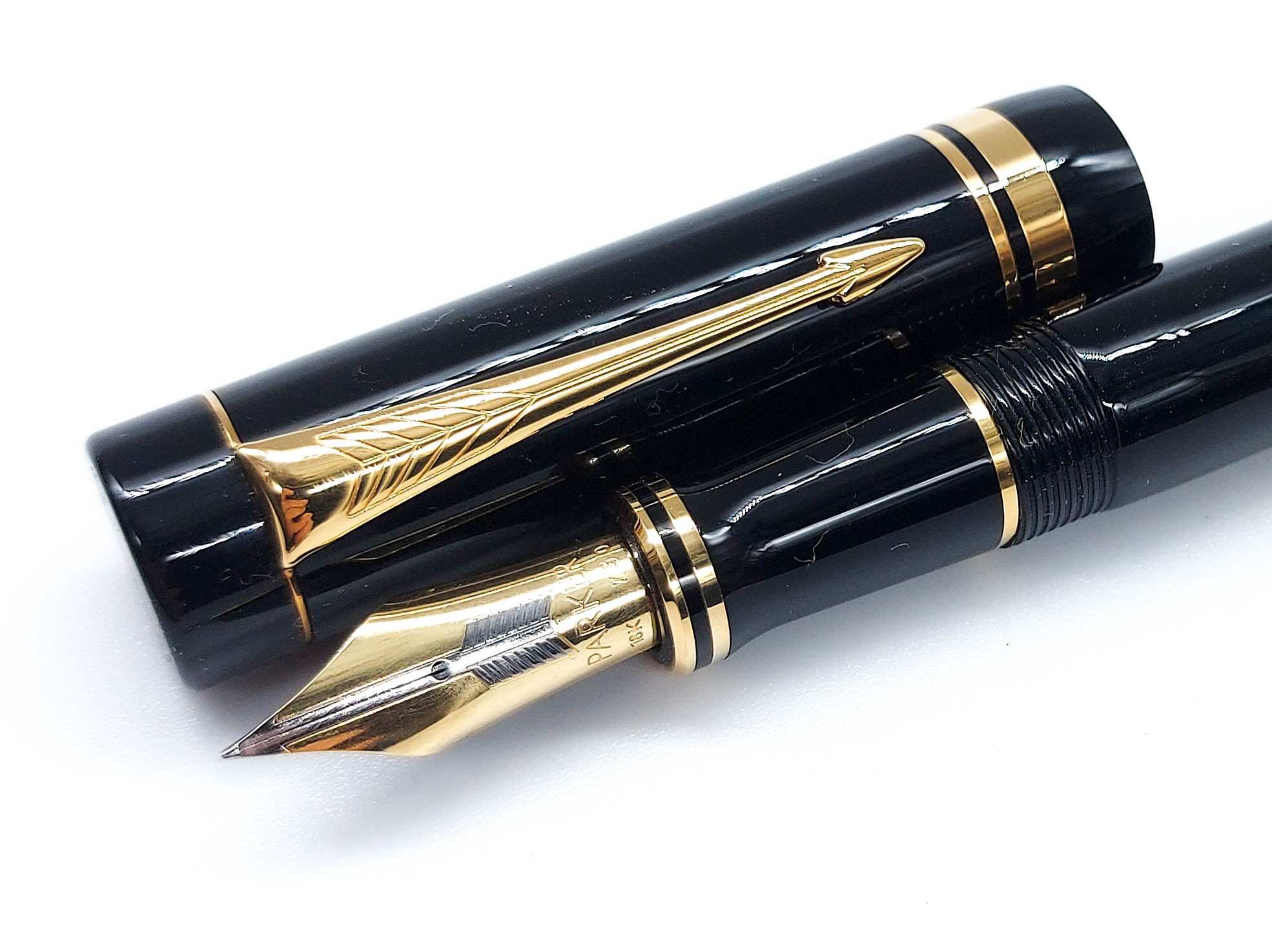 Parker Duofold Centennial Black with Gold Trim Fountain Pen 18k