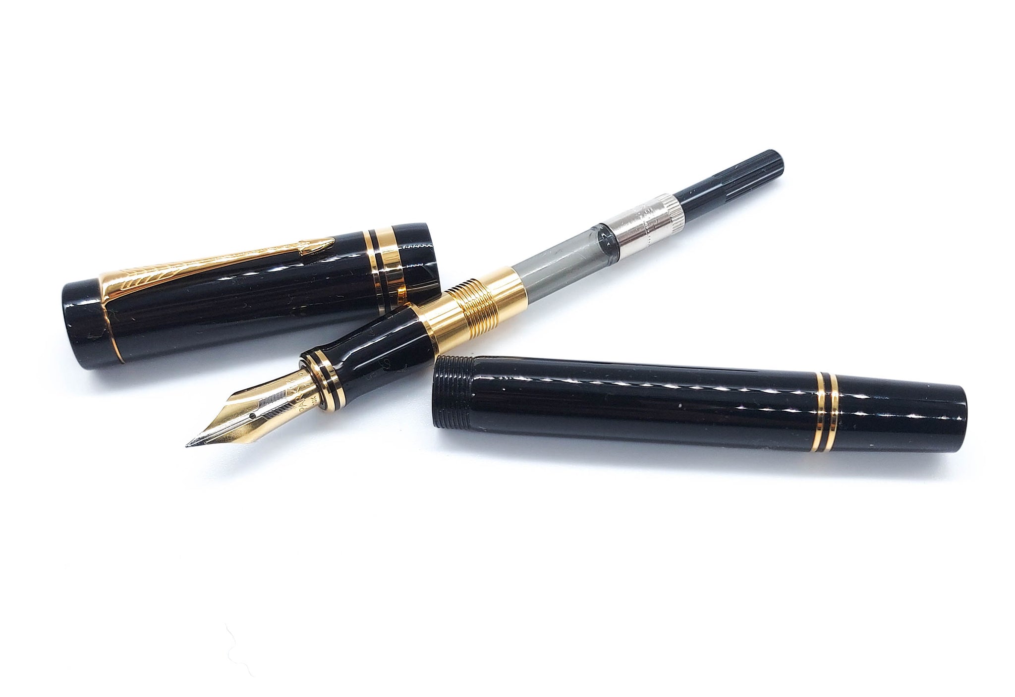 Parker Duofold Centennial Black with Gold Trim Fountain Pen 18k