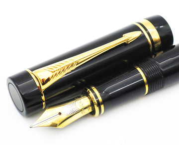 Parker Duofold International Fountain Pen: 18k Gold Medium Nib– Grand  Vision Pens