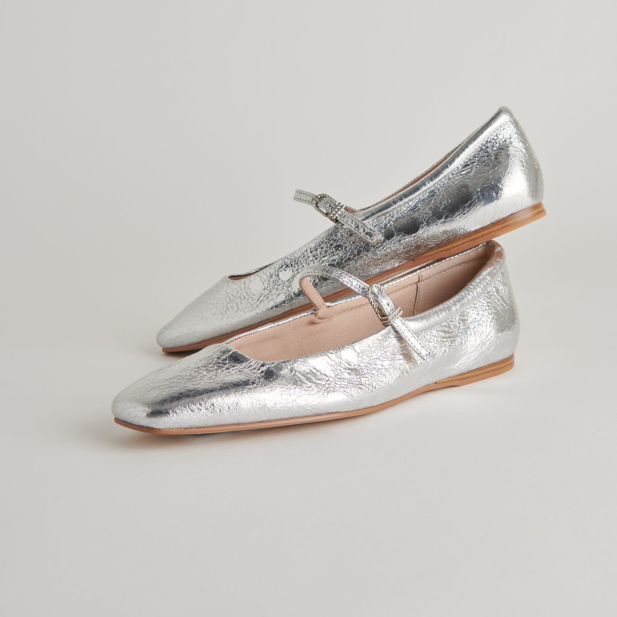 SILVER DISTRESSED LEATHER – Dolce Vita