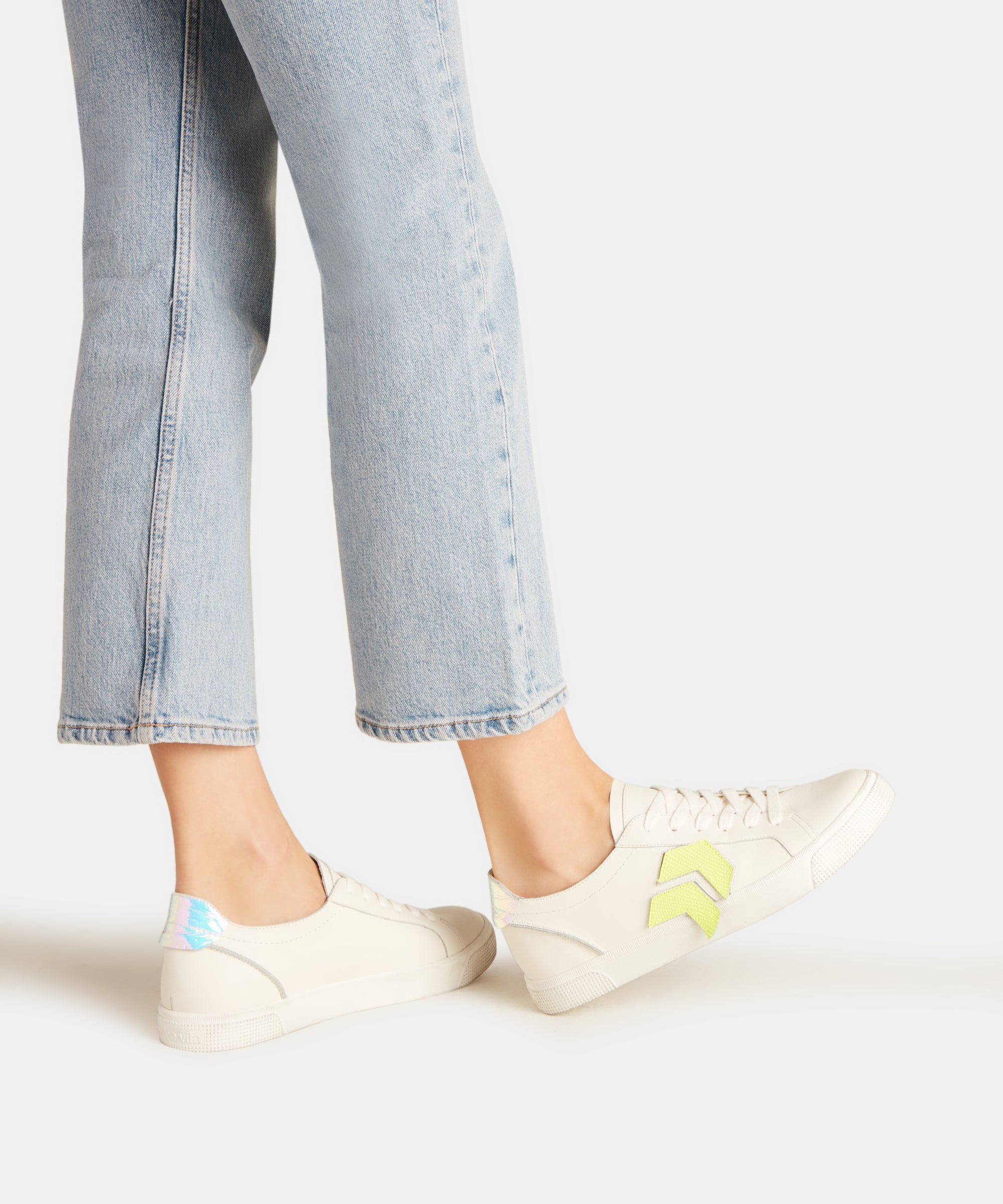 dolce vita zaye sneaker