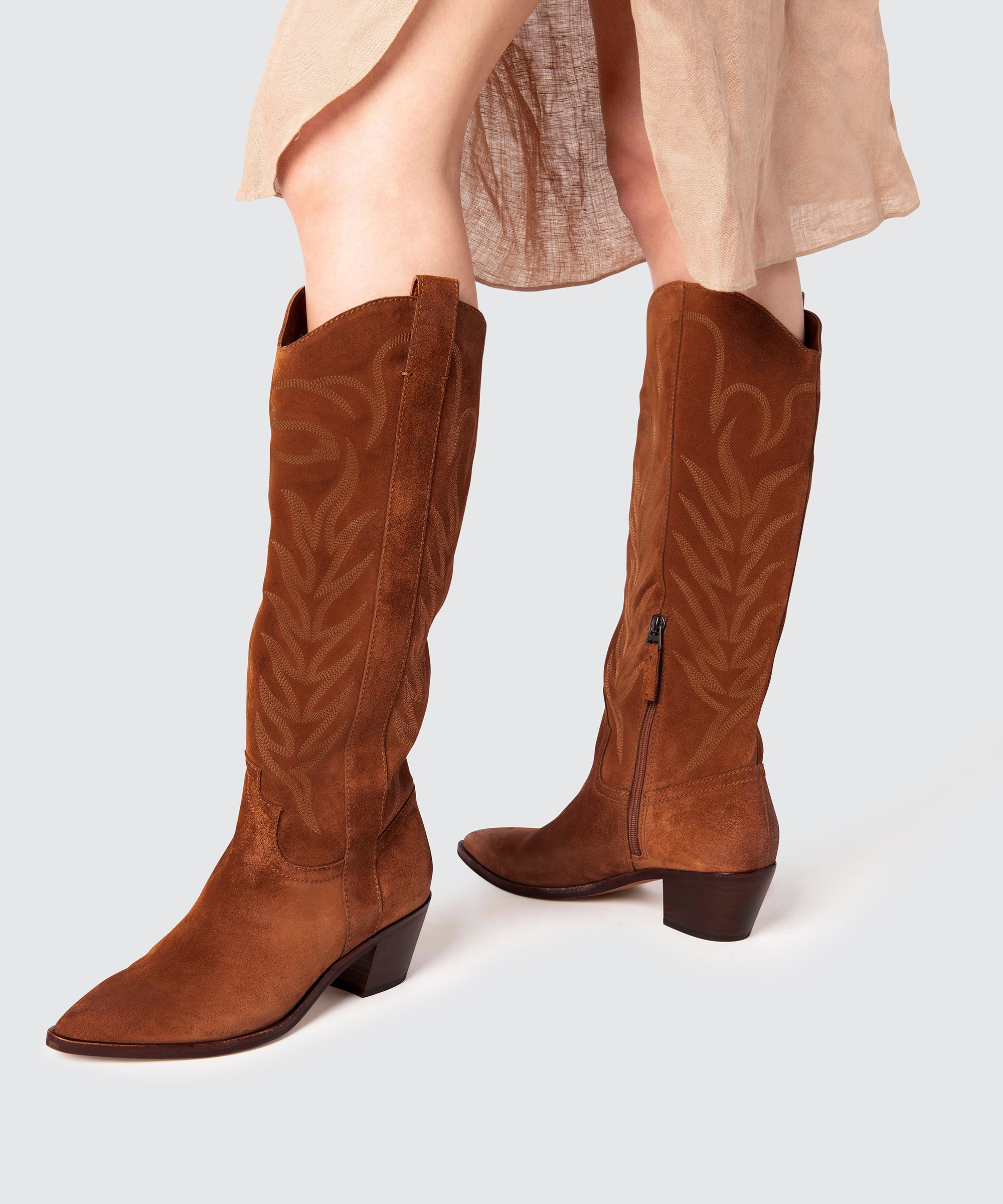SOLEI BOOTS IN BROWN – Dolce Vita
