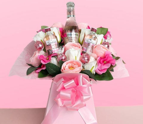 pink-gin-and-tonic-lindor-yankee-candle-bouquet-gift-set-birthday-gifts-set-birthday-roses-gift-boquet-birthday-bouquet -gift-presents-for-mum-personalised-gifts-for-mum-thank-you-gifts-for-friends
