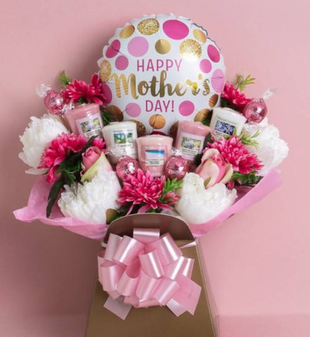 mother day gift-the yankee candle and balloon bouquet-flower and chocolate bouquet-gin and chocolate bouquet-pink chocolate bouquet-chocolate bouquet box-gin and yankee candle hamper-yankee candle and prosecco chocolate bouquet-pink yankee candle and prosecco chocolate bouquet-yankee candle prosecco and lindor chocolate bouquet-yankee candle gift ideas