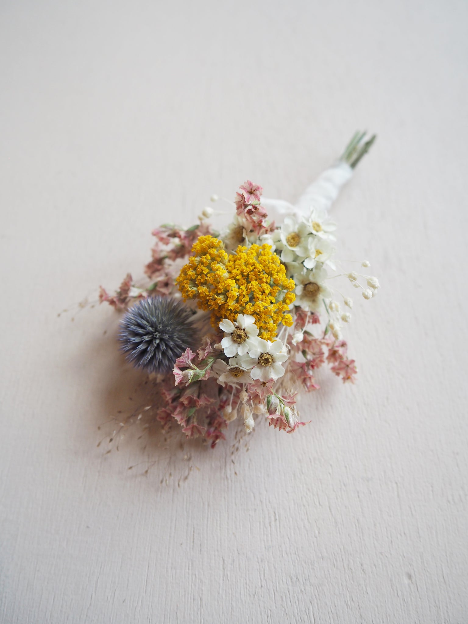 Boutonnière fleurie – Atelier Lonicera