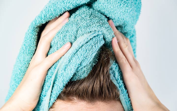 How To Towel-Dry Your Hair Without Damaging Them? – Vedix