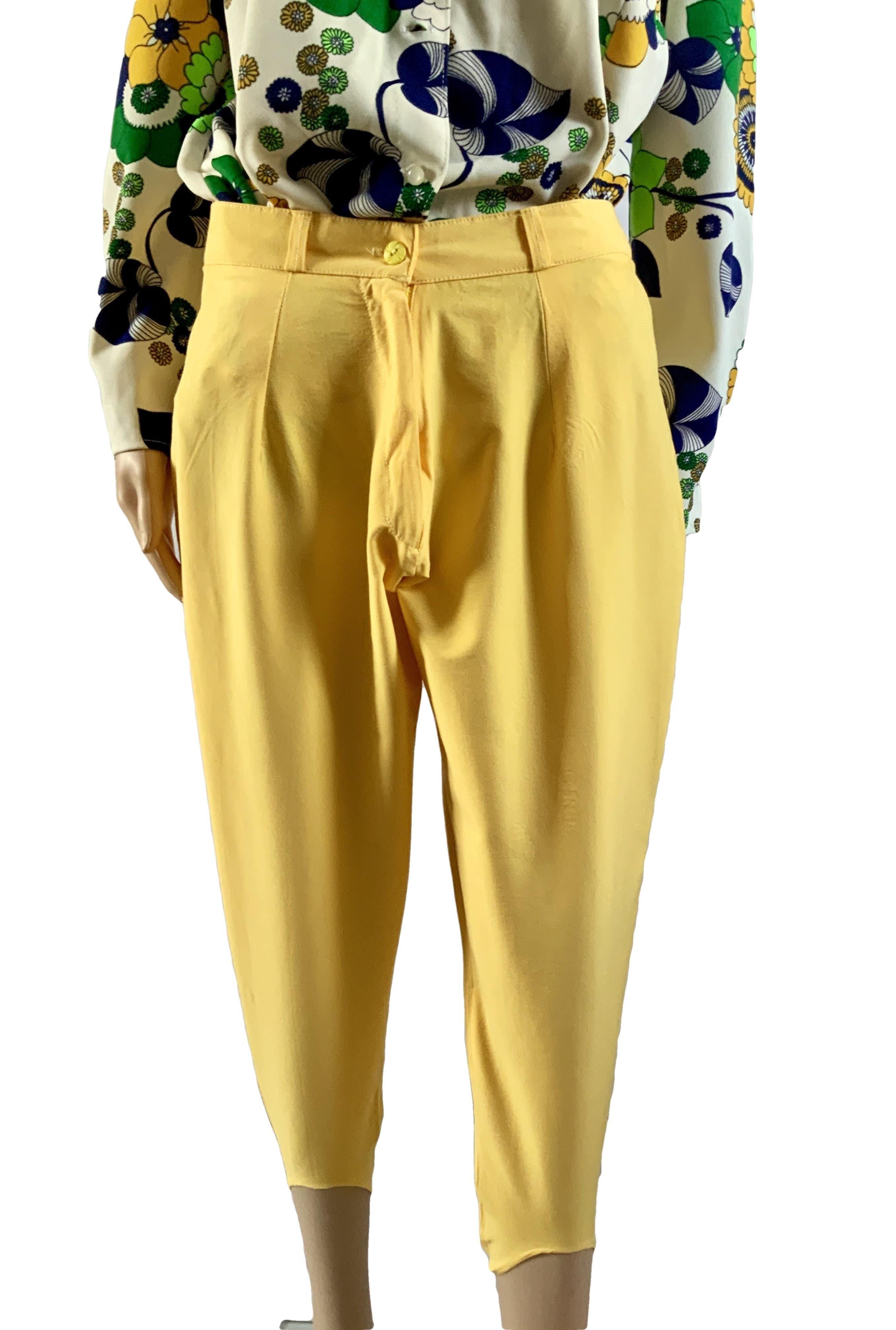 yellow capri trousers