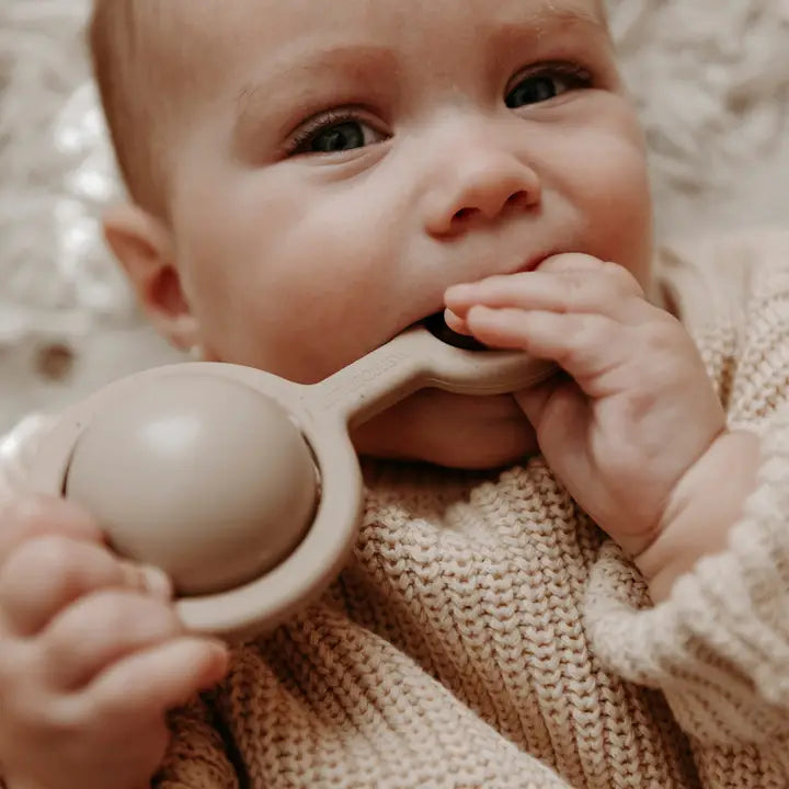 Rattle Toy Ora/ Beige
