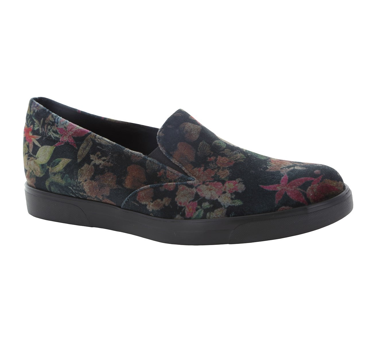 munro lulu slip on sneaker