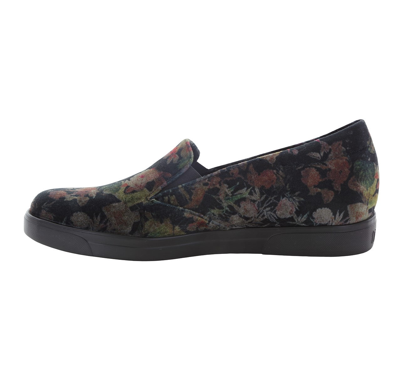 munro lulu slip on sneaker