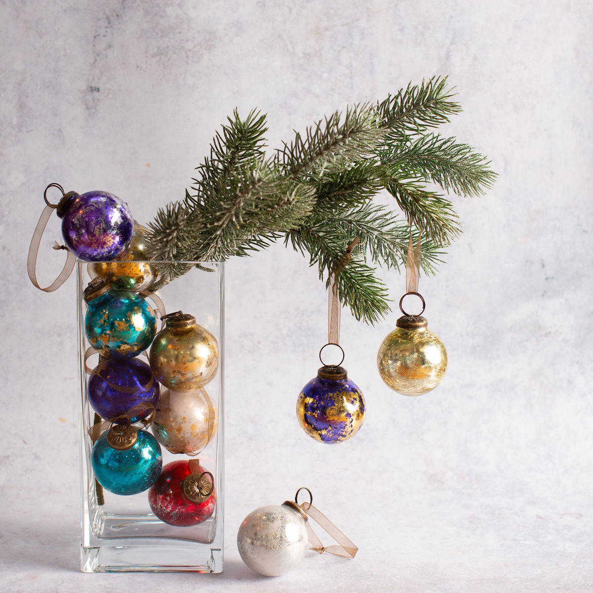 Christmas Decorations Uk Wholesale - The 8 Best Products To Sell Wholesale This Christmas / Traditional and contemporary christmas tree decorations are a fantastic way to set your tree apart from all of the others during this festive season.