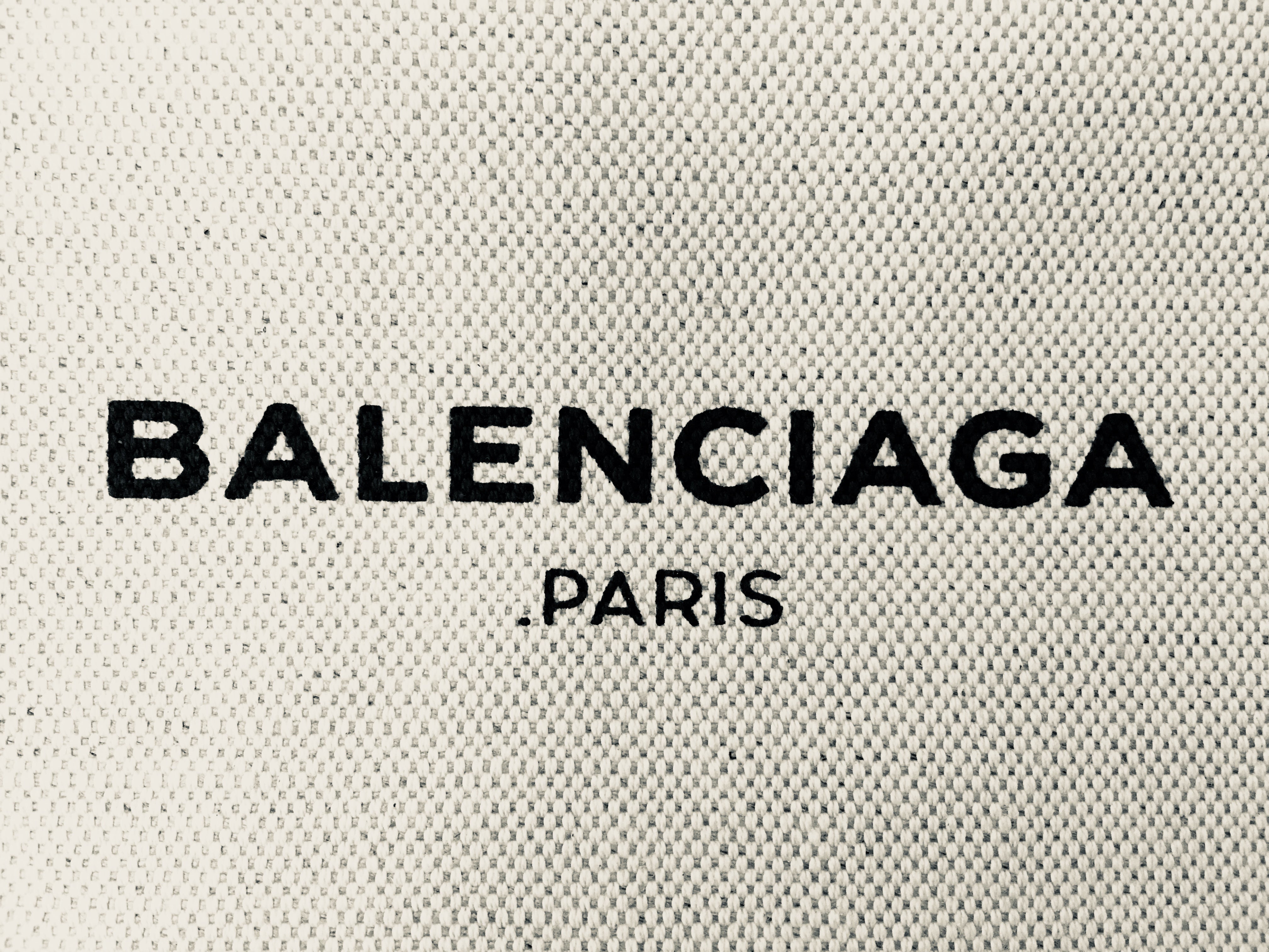 Значок баленсиага. Баленсиага лого. Balenciaga логотип. Balenciaga надпись. Наклейка Balenciaga.