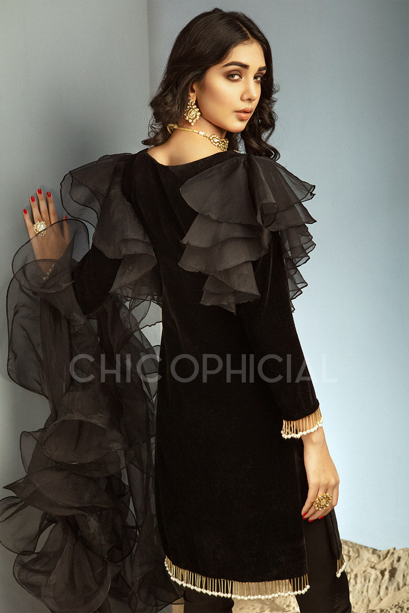 Bold Black Frills