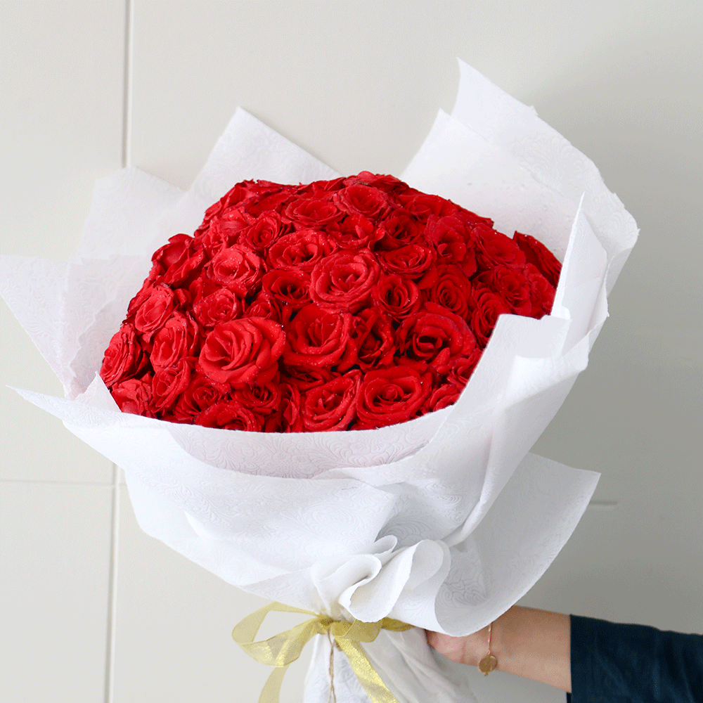 Glamorous 100 Roses For Love– TCS SentimentsExpress
