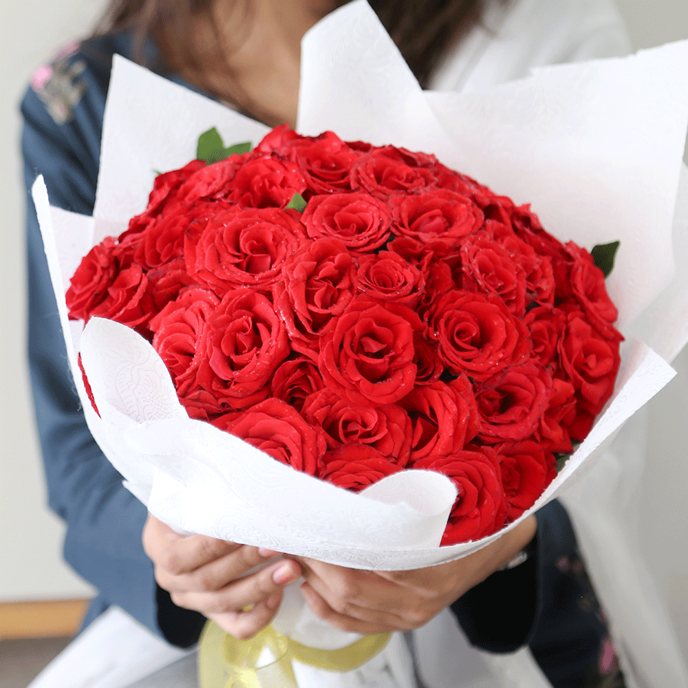 Red Rose Petal Party Bouquet (50 roses)– TCS SentimentsExpress
