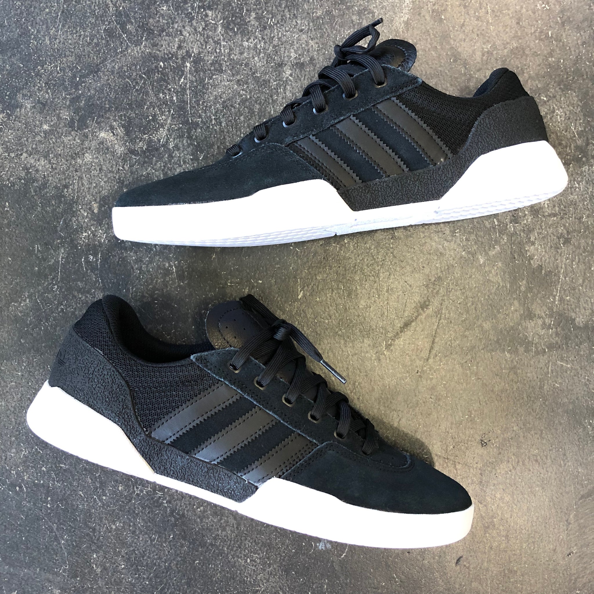 adidas city cup black and white