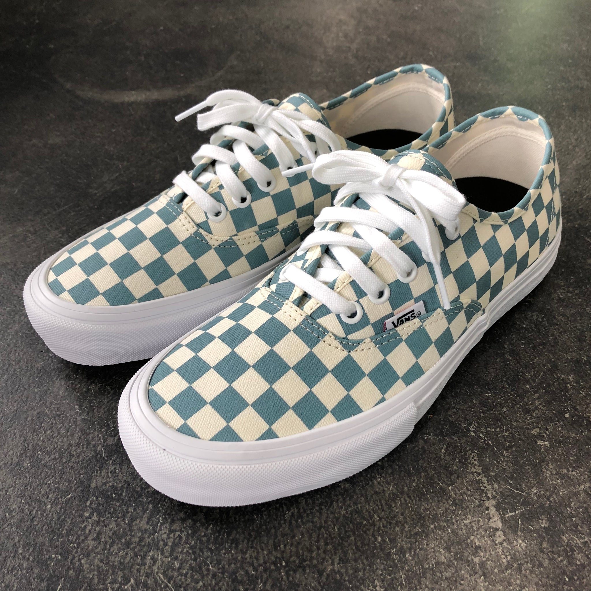 vans checkerboard pro