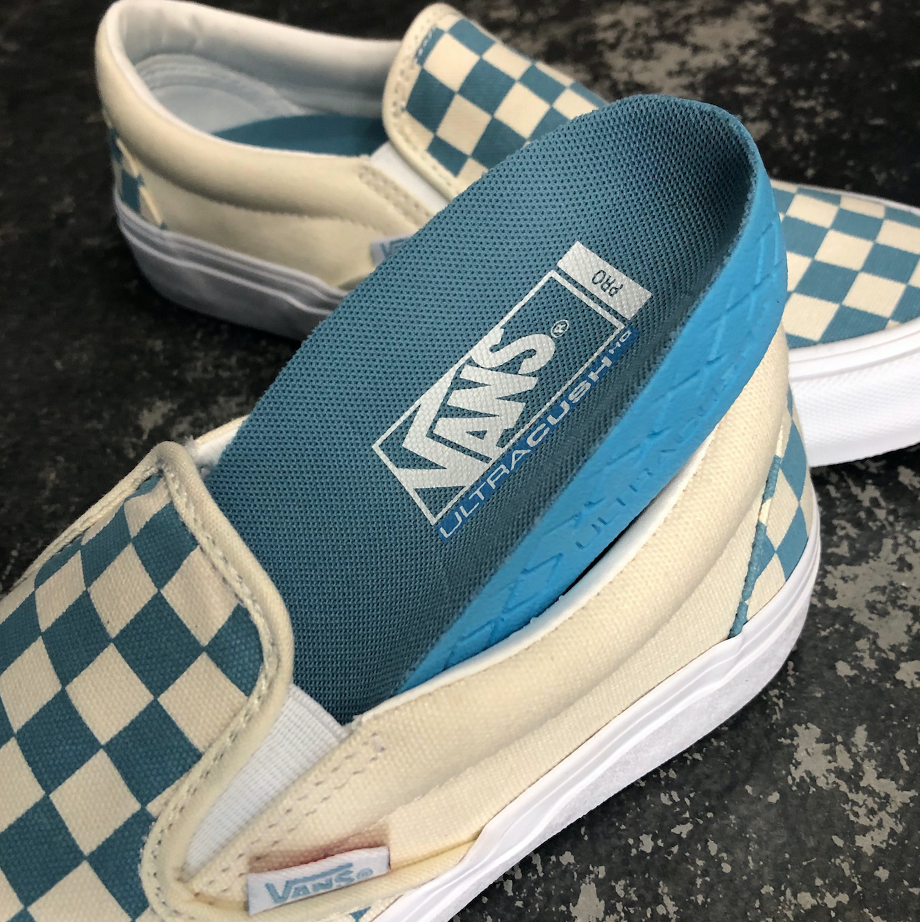vans slip on checkerboard blue