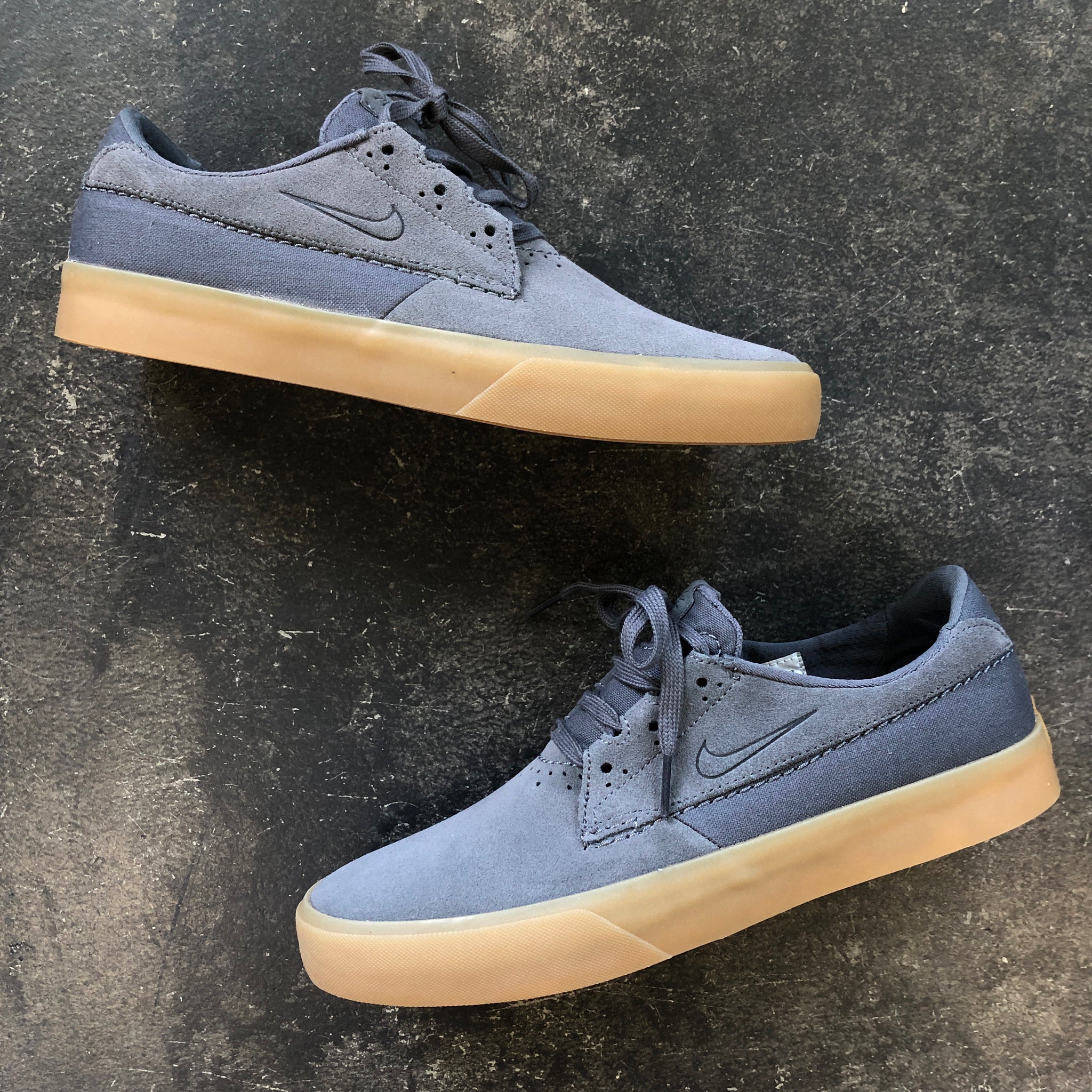 nike sb shane dark grey 