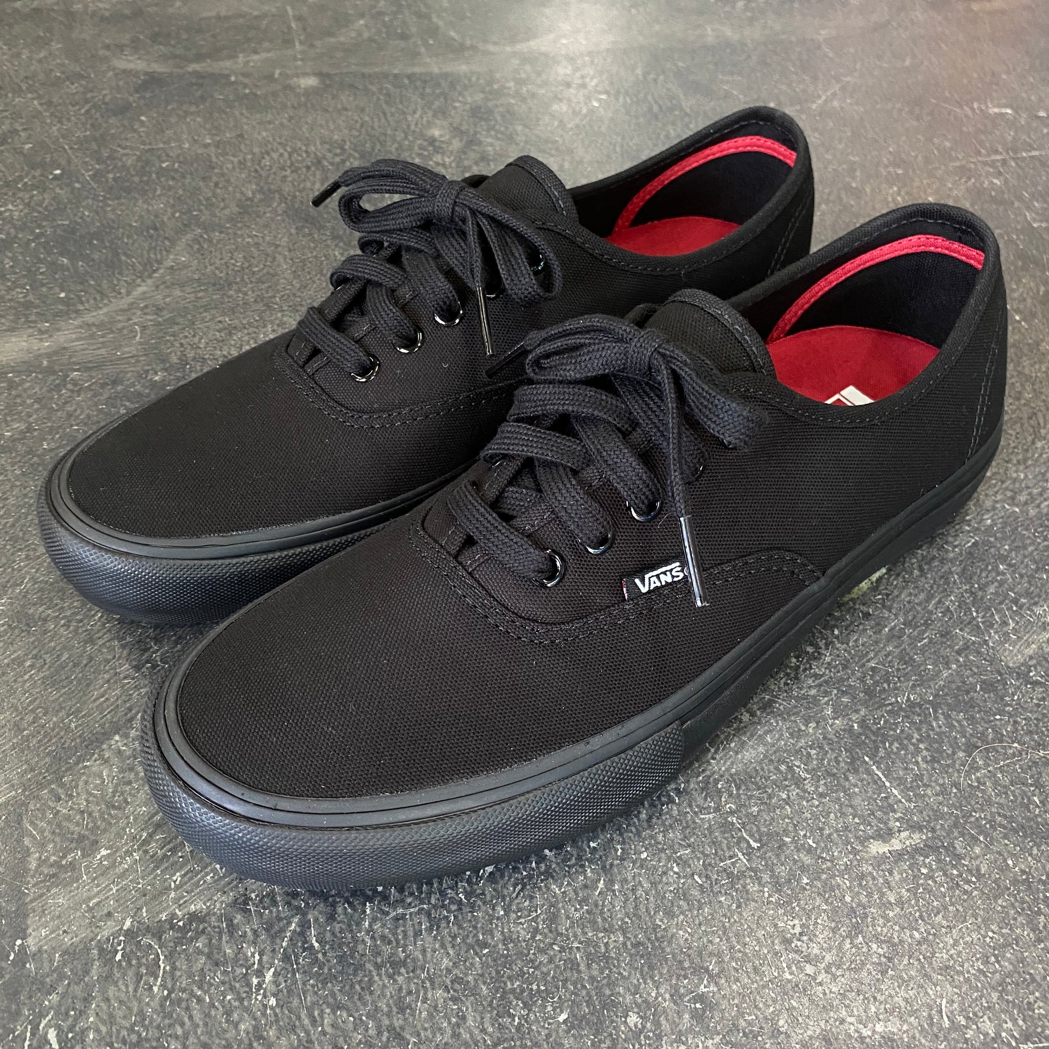 Vans Authentic Pro Black/Black – 561 Skate