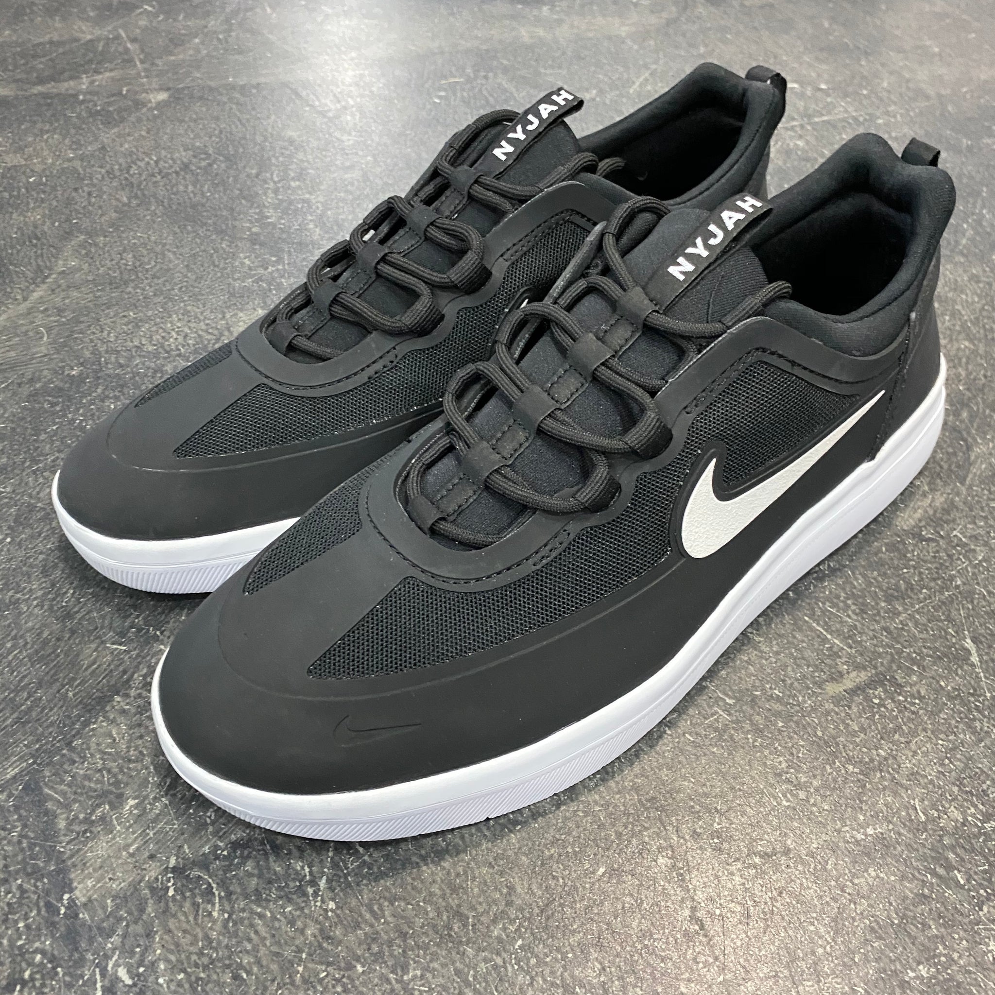 nike nyjah black