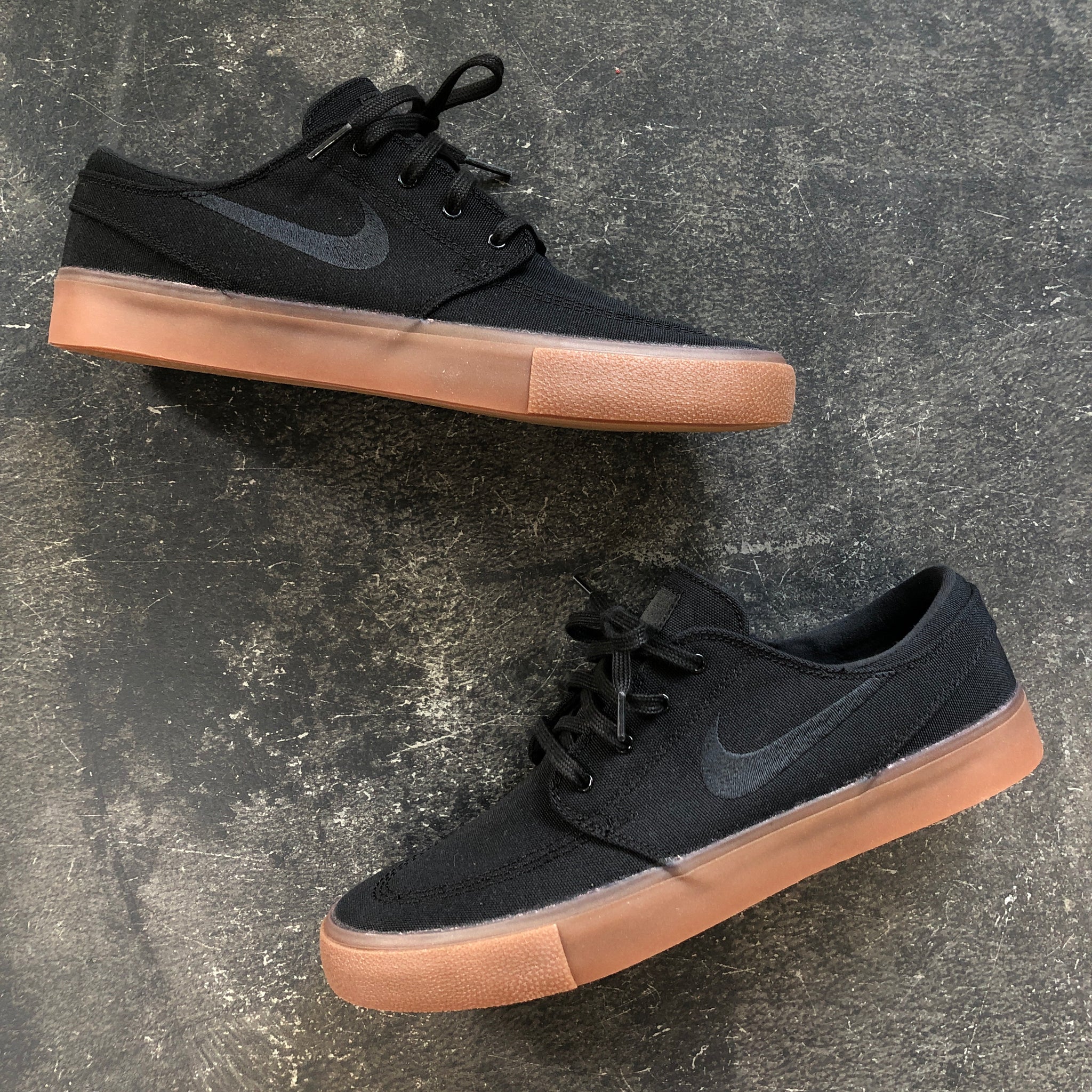 nike zoom stefan janoski canvas black