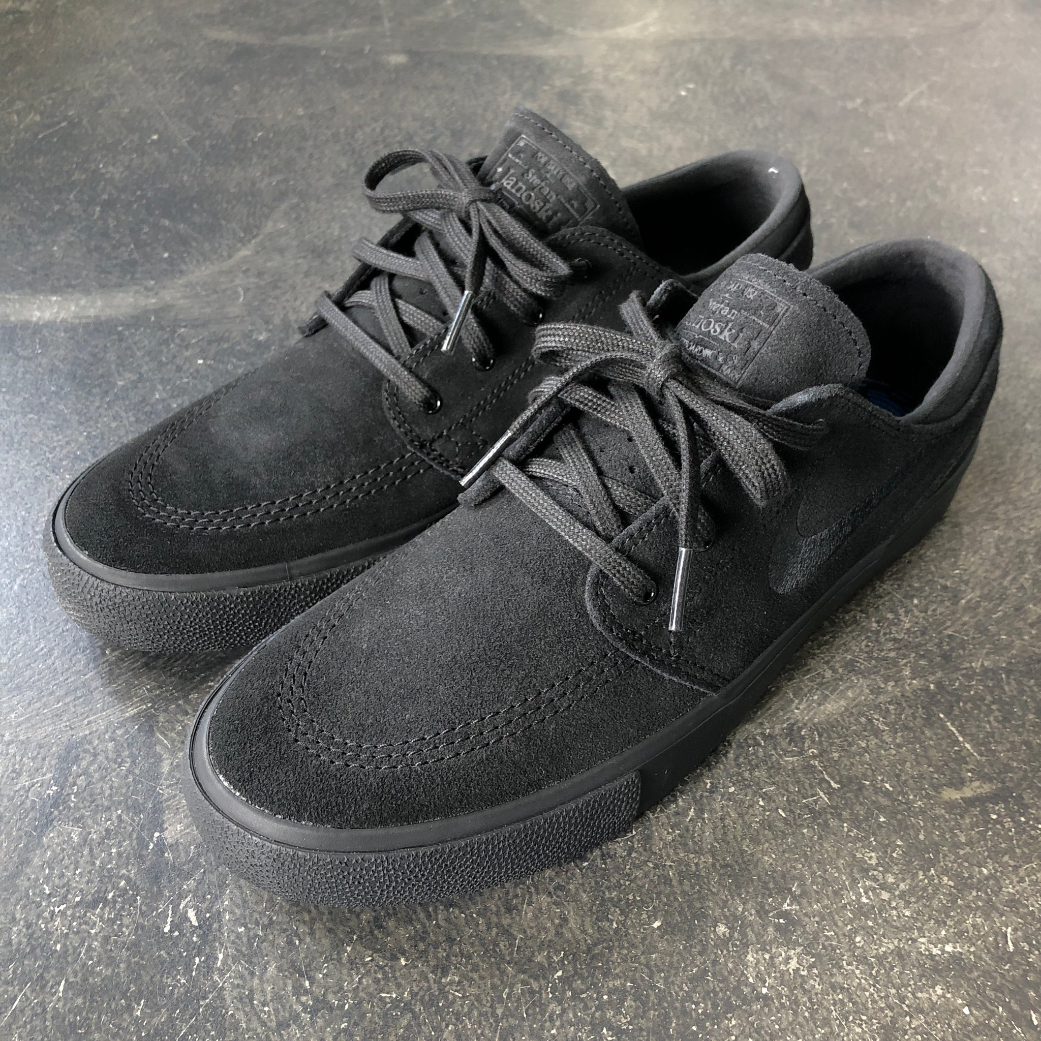 nike sb black black