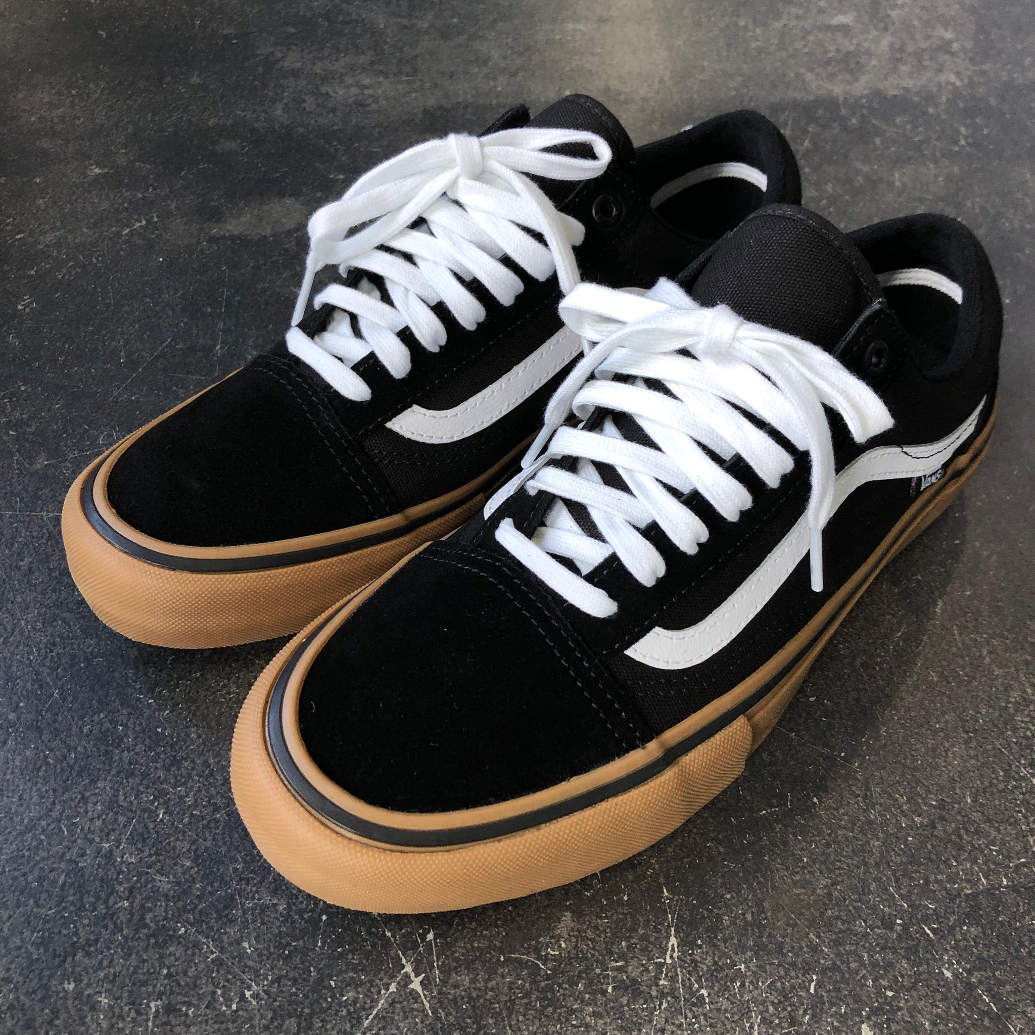 jual vans black gum