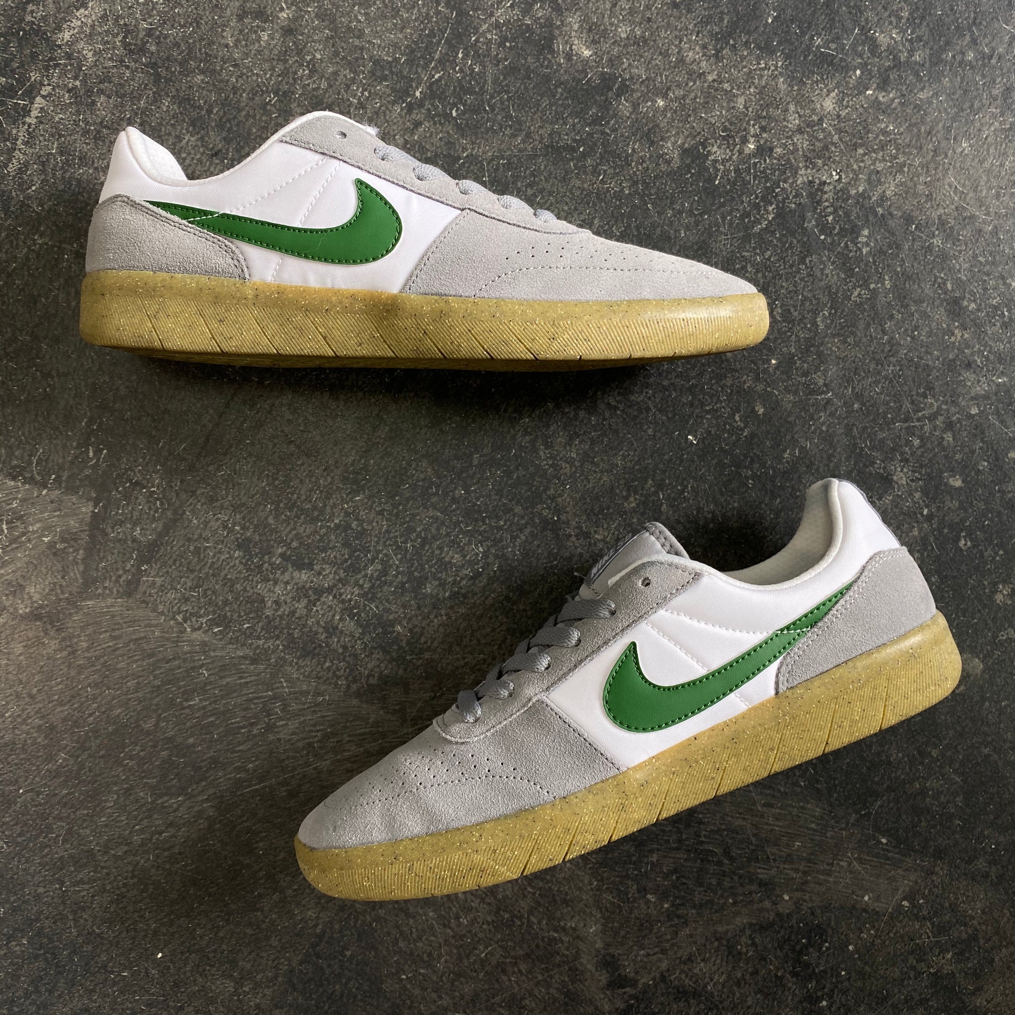 nike sb team classic green