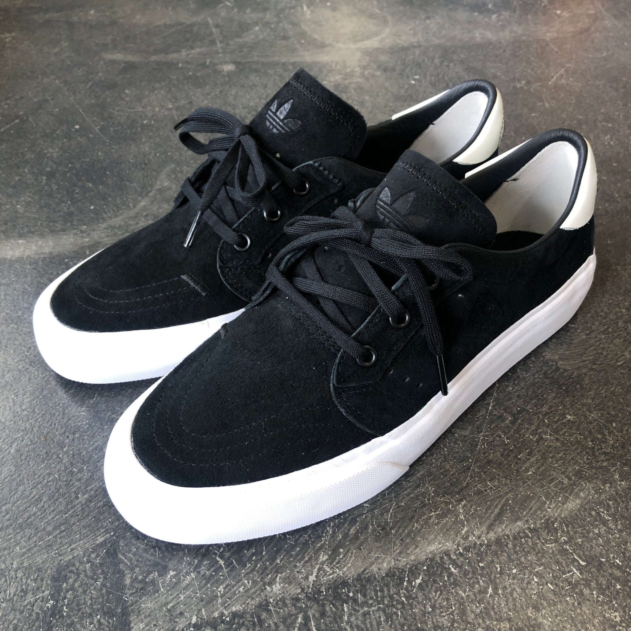 Adidas Coronado Black/White – 561 Skate