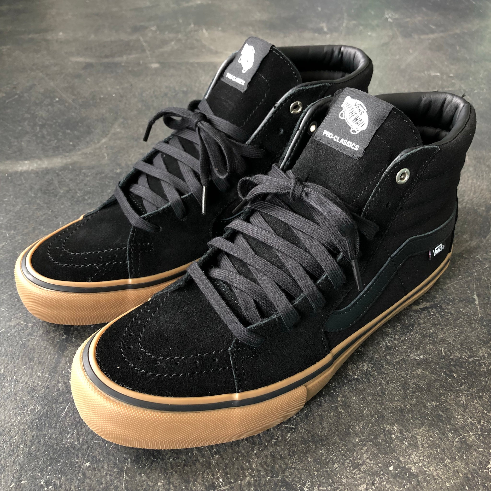 vans black gum sk8 hi