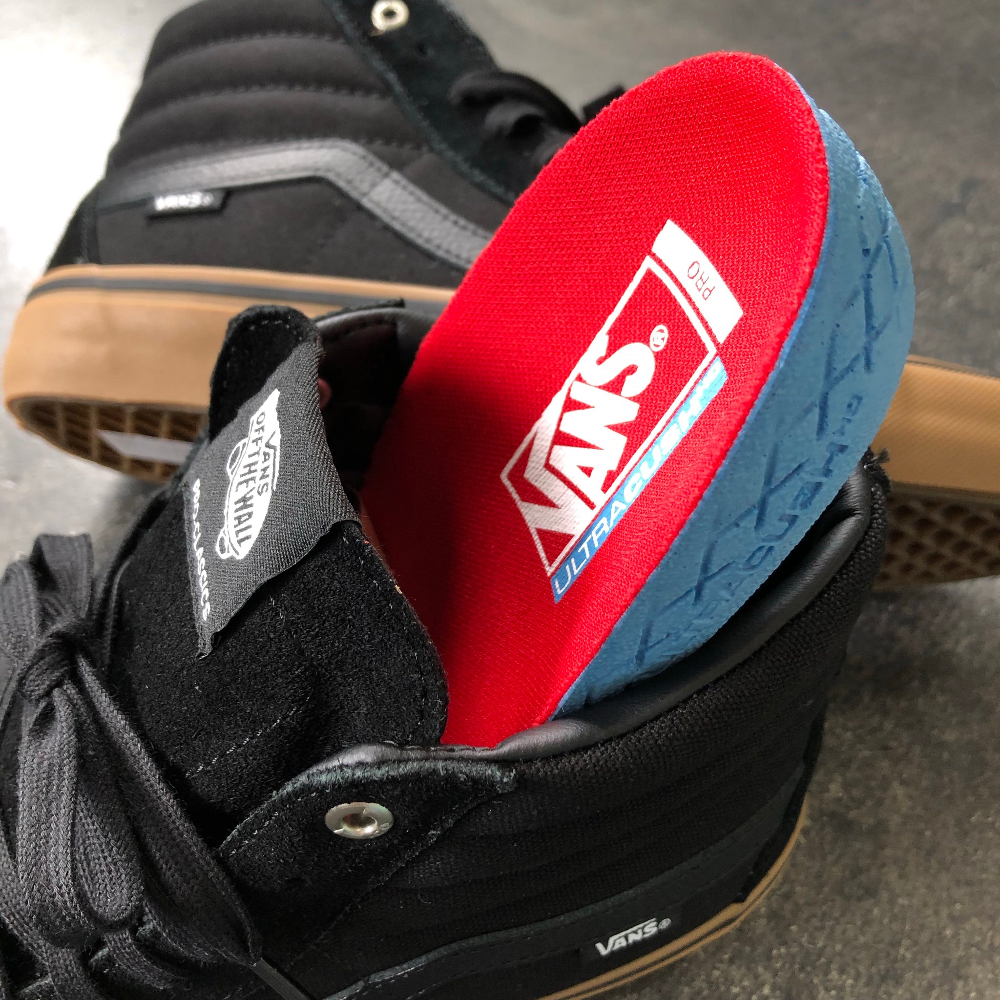 sk8 hi pro black gum