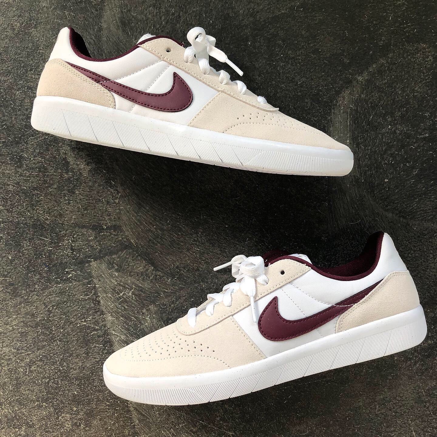 nike sb team classic ivory