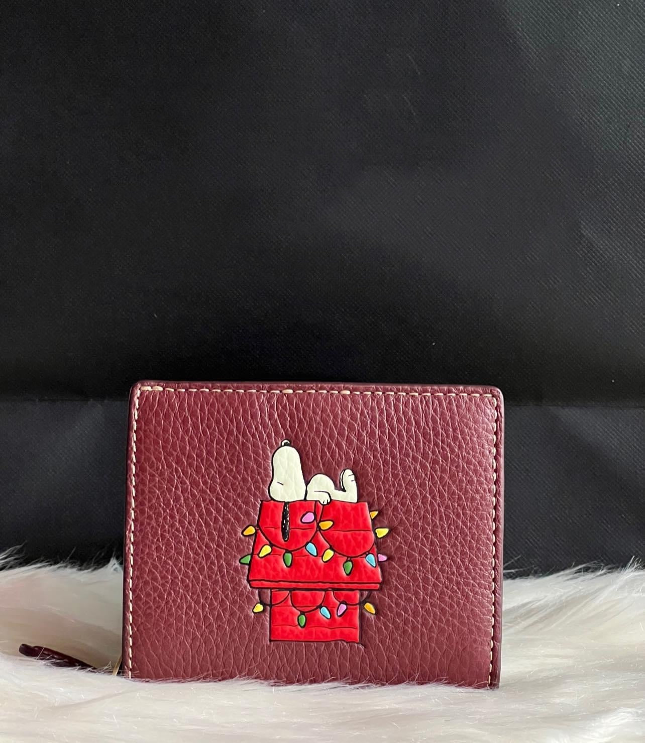 Coach X Peanuts Snap Wallet with Snoopy Lights Motif – Club de Mode