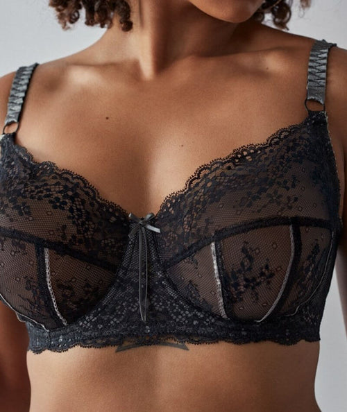 Bracula on X: Many of you have been requesting for more Pierre Cardin bras  so, here you go. I am sure many of you will recognize the classic black  underwire bra with