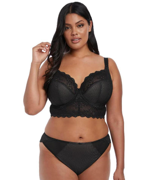 Elomi - AudreyLittie loving her curves in the Charley Bralette collection.  View the collection:  #elomilingerie #elomisachi