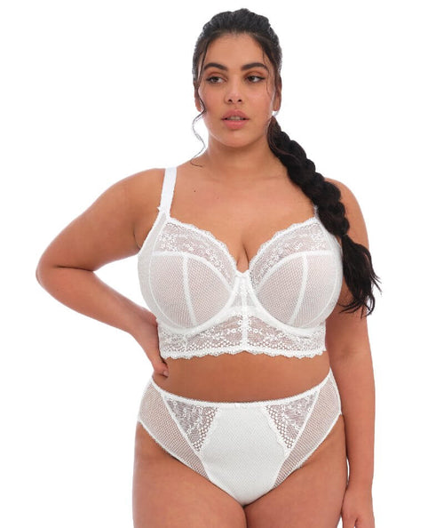 Elomi - AudreyLittie loving her curves in the Charley Bralette collection.  View the collection:  #elomilingerie #elomisachi