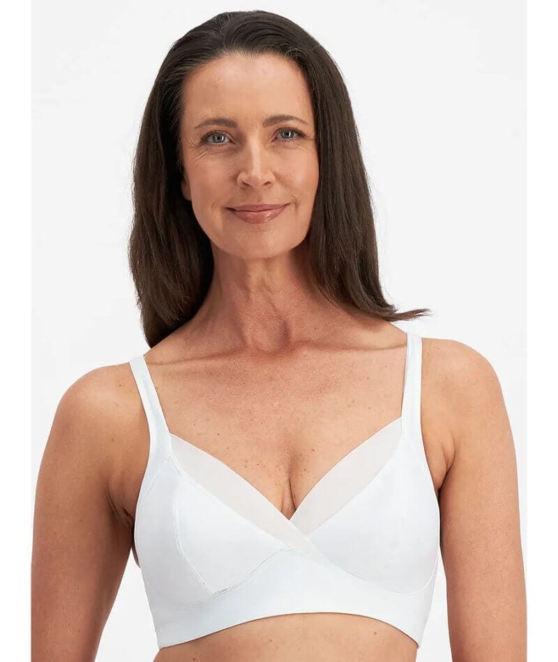 https://cdn.shopify.com/s/files/1/0039/2563/9241/products/playtex-ultralight-elegance-non-contour-wirefree-bra-white-1.jpg?v=1677240798