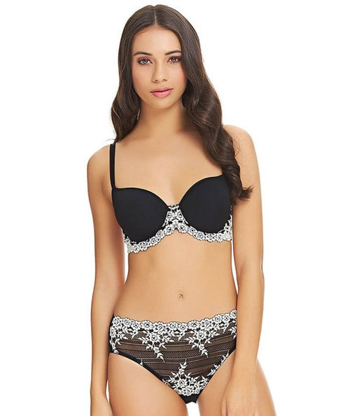 Wacoal: Embrace Lace Contour Bra Black Berry Multi – DeBra's