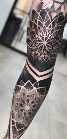 Mandala tattoo leg 