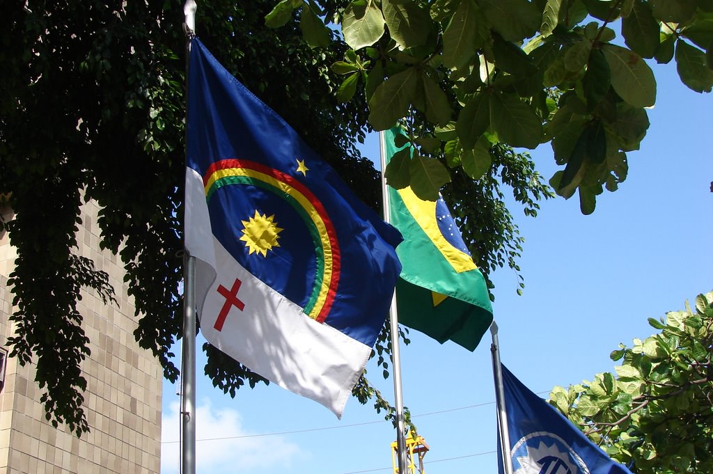 bandeira de pernambuco e do brasil