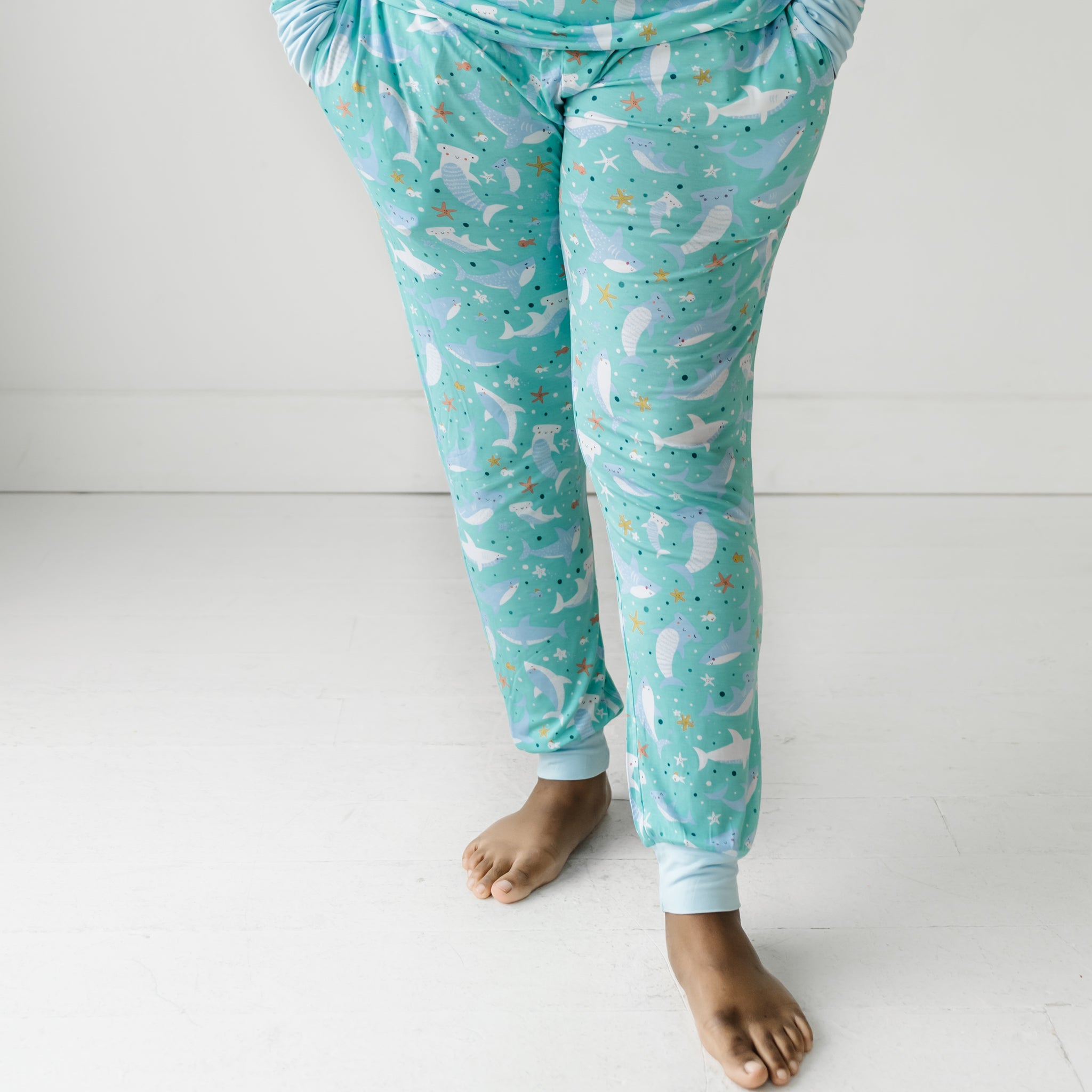 Pardon Dood in de wereld Ideaal Shark Soiree Women's Bamboo Viscose Pajama Pants - Little Sleepies