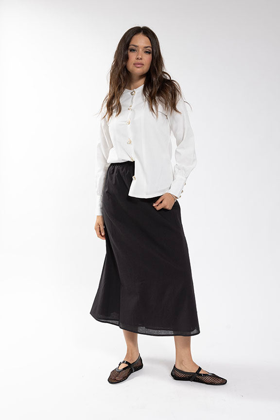 Static Pearl Button Linen Blouse